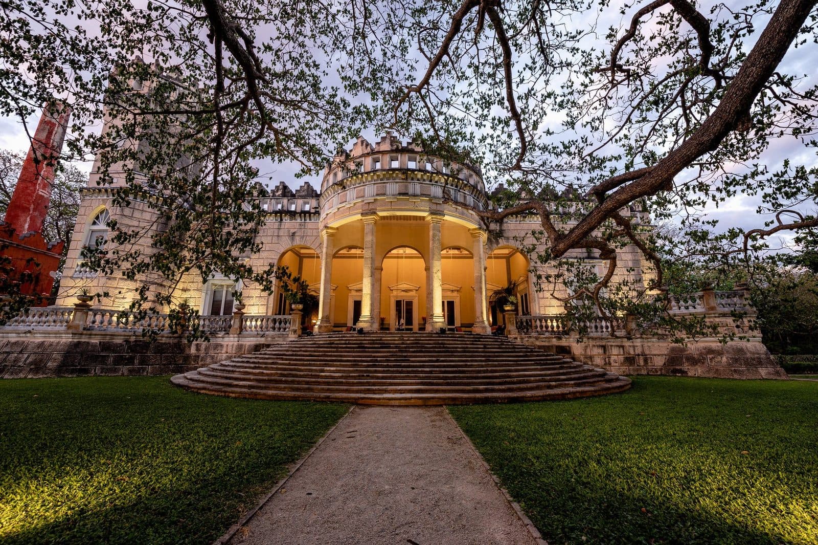 Detalle de la hacienda al atardecer